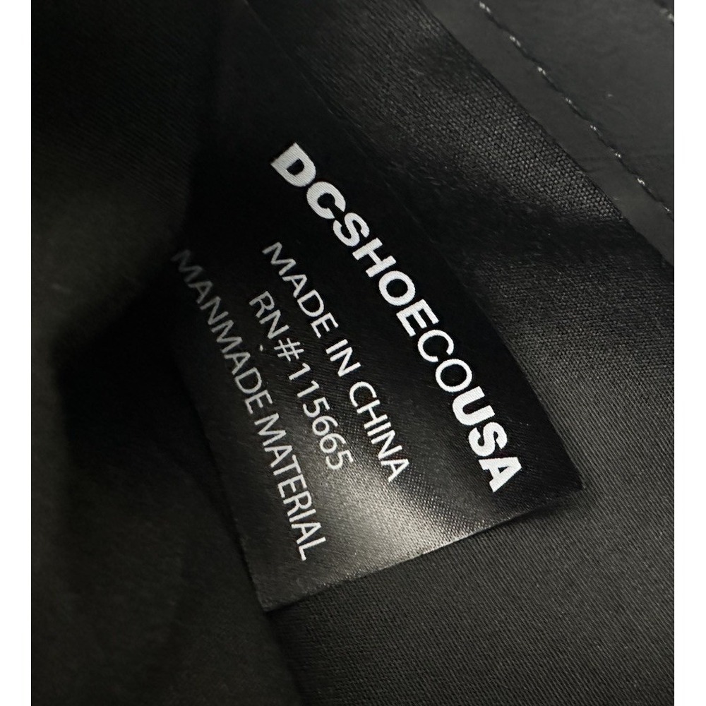 DC Shoes Men's Leather Bifold Wallet New - Picture 7 of 8